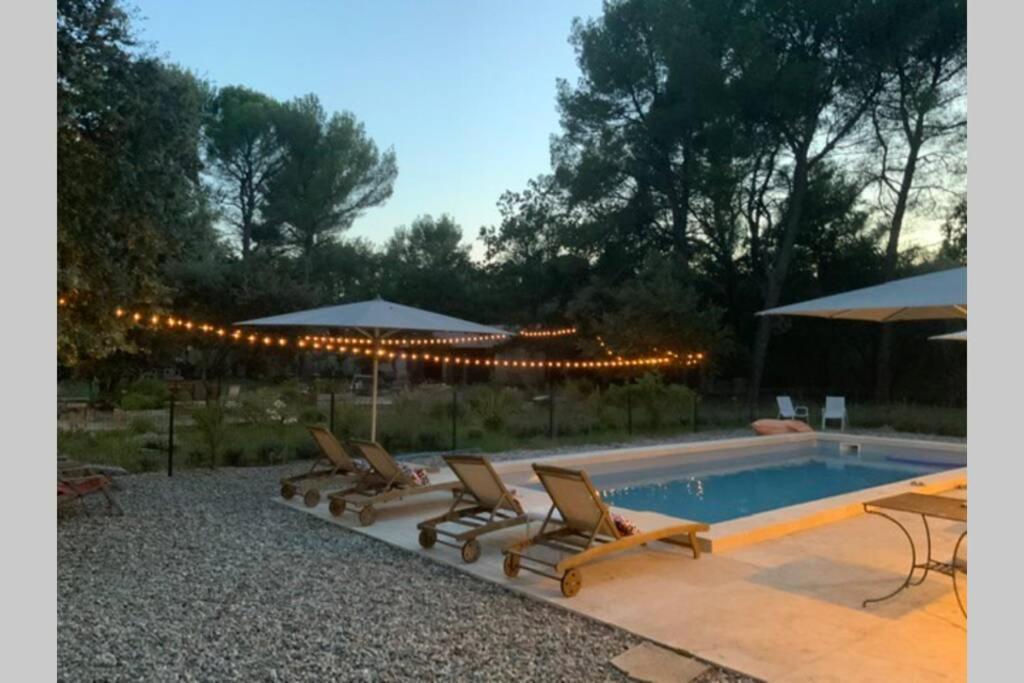 Gite Dans Les Pins Avec Piscine Villa Мазан Екстериор снимка