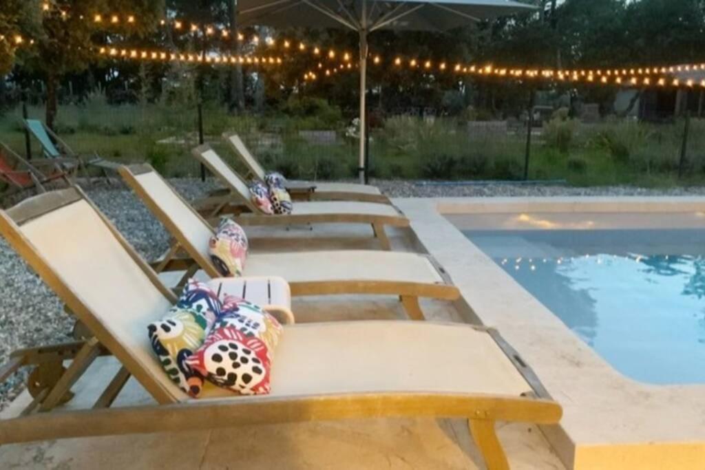 Gite Dans Les Pins Avec Piscine Villa Мазан Екстериор снимка