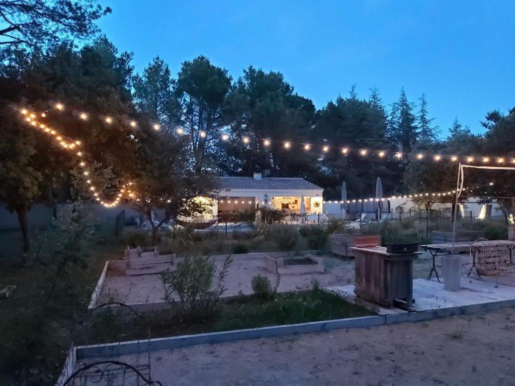 Gite Dans Les Pins Avec Piscine Villa Мазан Екстериор снимка