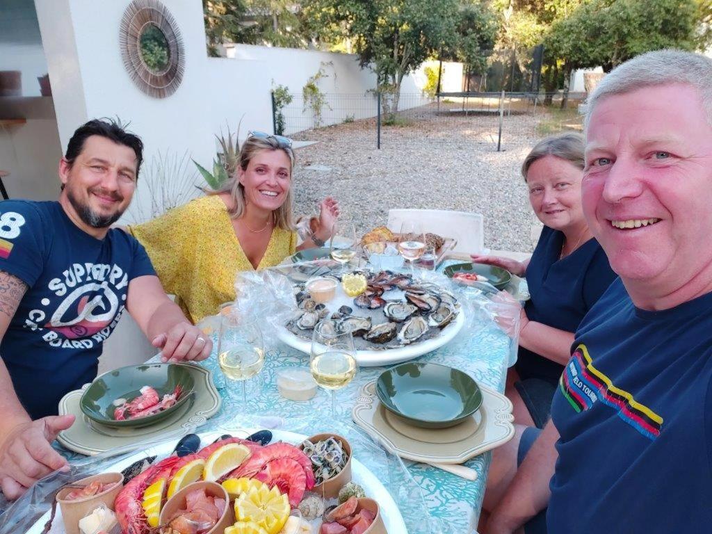 Gite Dans Les Pins Avec Piscine Villa Мазан Екстериор снимка