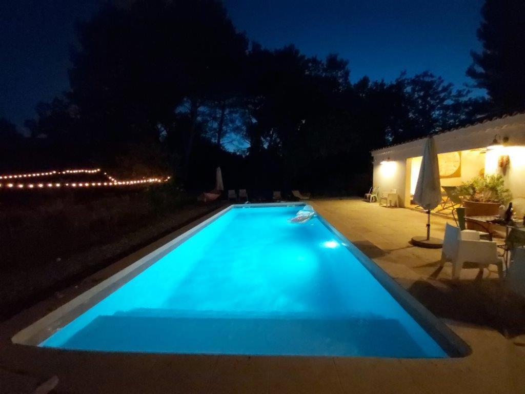 Gite Dans Les Pins Avec Piscine Villa Мазан Екстериор снимка