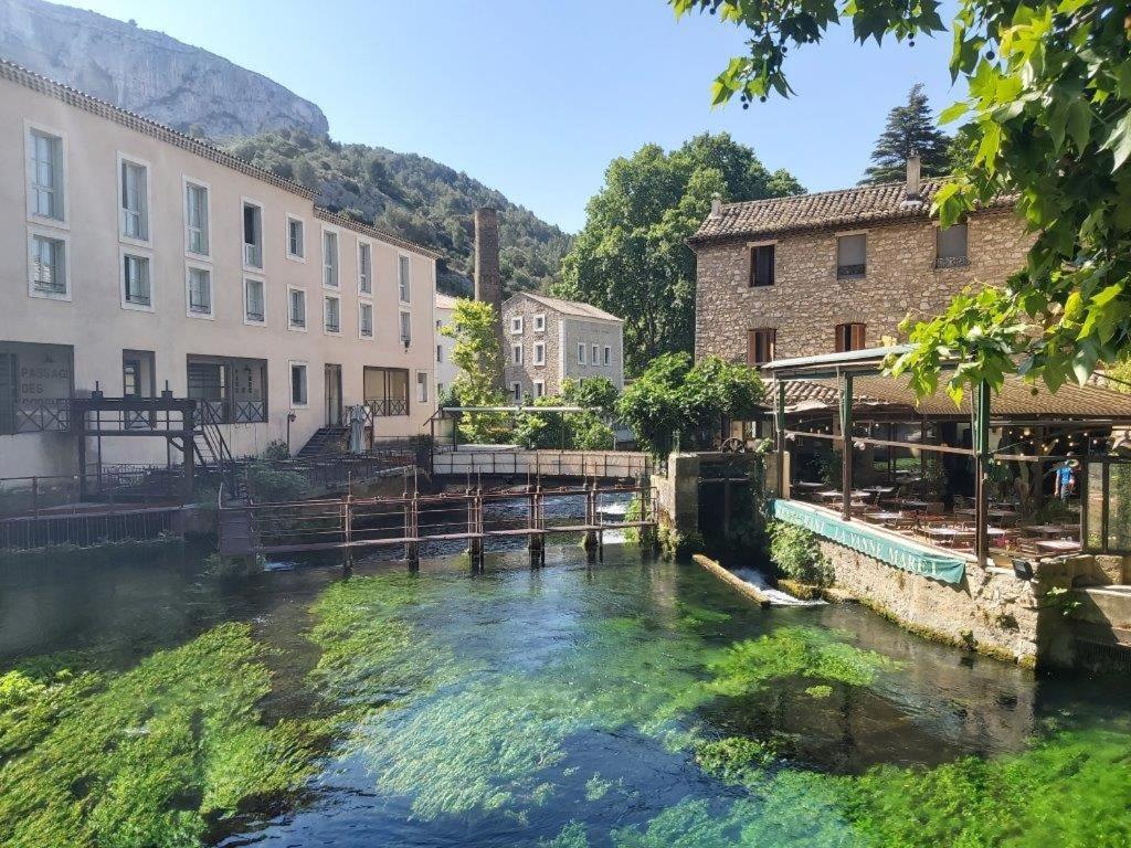 Gite Dans Les Pins Avec Piscine Villa Мазан Екстериор снимка